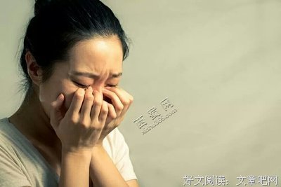 吃饭千万别拍照发微信了！