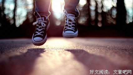 愿有一人，懂你背后的苦
