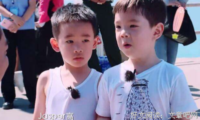 陈小春把Jasper扔下水乐翻天：为什么我们都爱这些戏精父母？