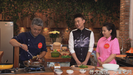 我再也找不到身上有100块，花98块请我吃饭，坐2块钱公交回家的男