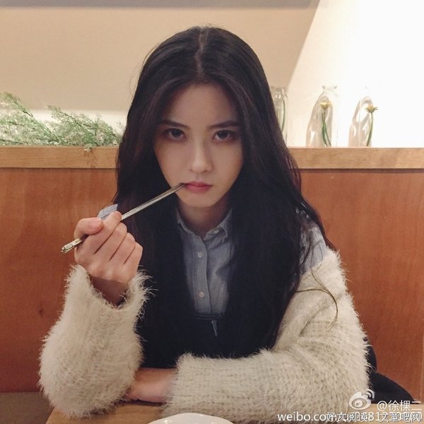 女生晒大长腿照06期