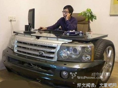三轮车撞宝马：你那么有钱，干嘛要我赔？
