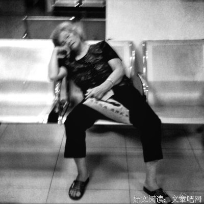 偌大的城市里，每个人都孤独｜单读
