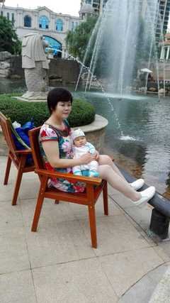 多少当妈的：孩子醒时又打又骂，孩子睡着又亲又抱？