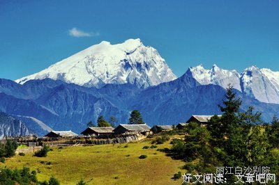 早晨，站在明暗之间抬头仰望