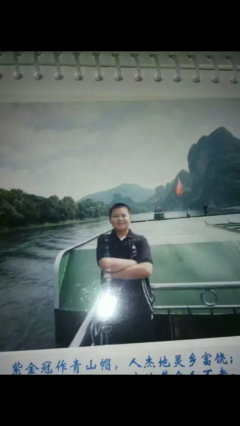 大曾画画：体胖勤跑步，人蠢多读书。两者皆不为，坐等变肥猪