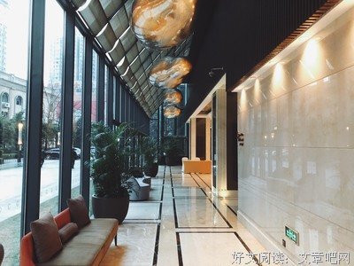 小姐姐和我借2k块，我给了她一张里面只有2k的银行卡...结果没想到