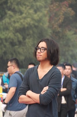 年少看不懂的寓言，中年读来泪水阑珊