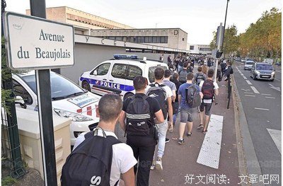 那个被捅60多刀的女生，真活该！