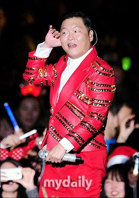 她只是发了条朋友圈，就出车祸了