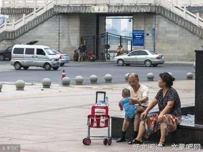 婚姻不止有“女超人”：爸爸带娃，同样天经地义