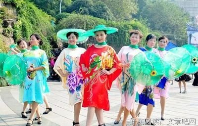 女人到了老年，一定要花心！说的太对了，不信你看！