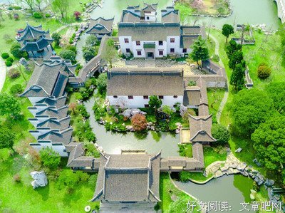 想要一个院子，从此花前月下。