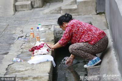 某王爷通缉偷衣服的贼，惩罚：娶回王府，狠狠教训，期限是一万年