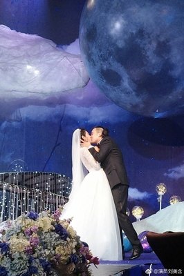有关格格不入的美句摘抄