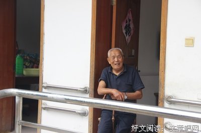 &quot;一想到你，我这张丑脸上就泛起微笑。&quot;