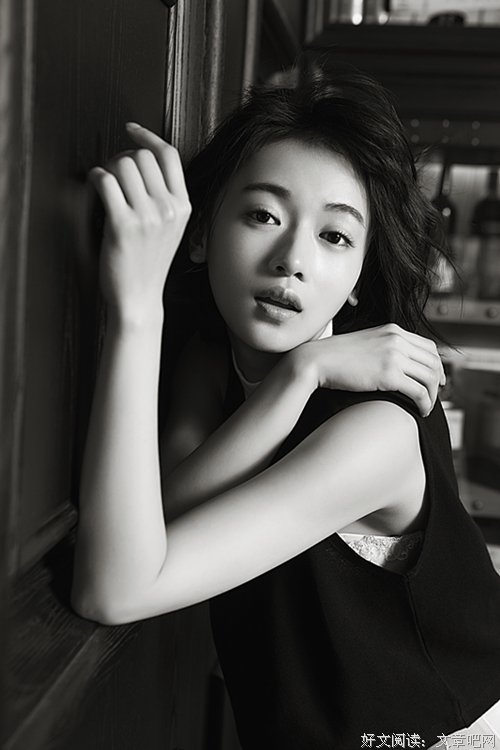 吴谨言如何让大咖心甘情愿的做配？她真的配得上宠妃的头衔吗？
