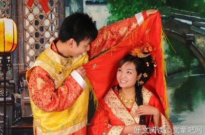 远嫁第二年，老公给婆婆跪下了。