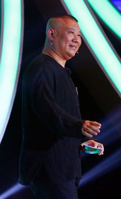 “狂怼郭德纲的博士夫妻”刷爆朋友圈：教养，比学历更重要
