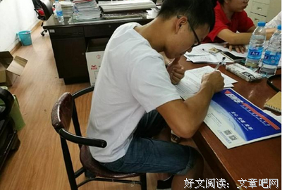 女孩复读一年被好友偷改志愿再度落榜：“我都是为你好”，是最虚