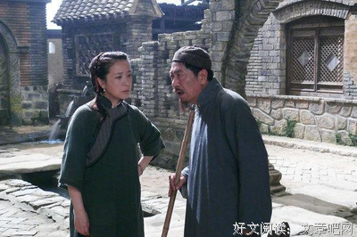 母亲逼女儿为弟还债：“儿子是我的命，女儿是取款机！”