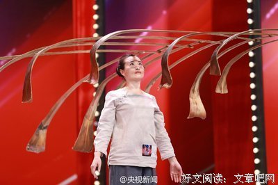带着挚友遗照和儿子玩偶，43岁中国家庭主妇，13次登顶8000m雪山，