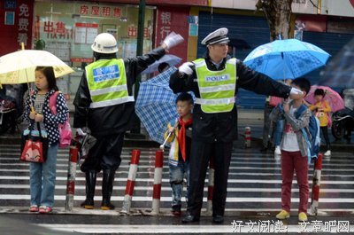 有关地比凡的时他可们种如再眼就的句子
