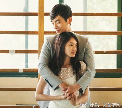 朱亚文晒老婆“丑照”被全网diss后，一个细节暴露了幸福背后的真