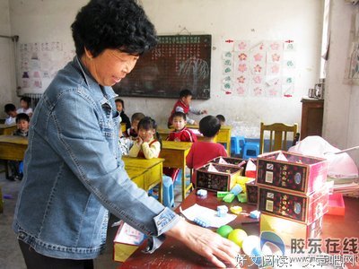 “老师骗了我奶奶1000元，却改变了我一生”