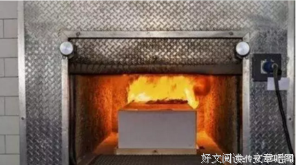 女儿被推进火化炉，母亲称女儿还活着，抬出遗体后，工作人员傻住