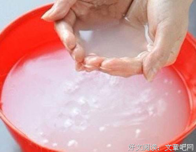 用它洗脸，40岁都不显老，皮肤越洗越白嫩！