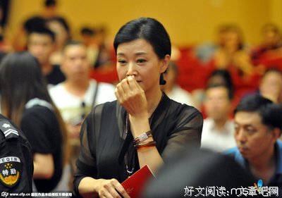 宋祖英近照老到无人识，女神形象破灭，老公身份浮出水面！