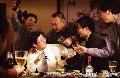 往死里喝，是最丑陋的中国酒桌文化，男人必看！