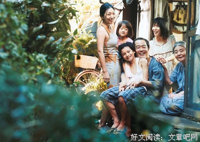 她是《小偷家族》里的奶奶，也是世界上最摇滚的老太。