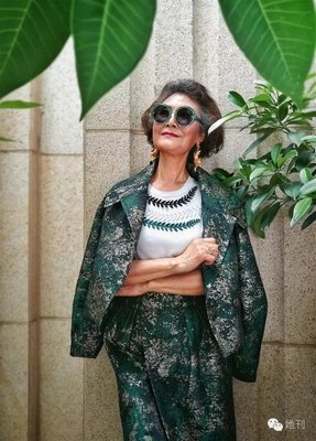 70岁中国旗袍奶奶，走向国际T台，惊艳世界：等我老了，也要这样美