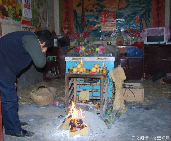87岁老奶奶遭男子暴打：别不把老人当人看