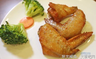 “谈恋爱两个月，我们俩欠了四万卡债。”
