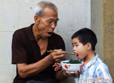欺骗孩子的父母，很难再得到孩子的尊重和信任