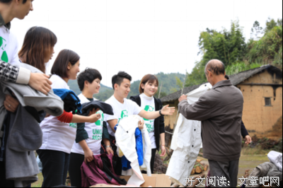 不能给予笑容的人，最需要笑容