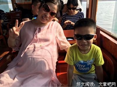 “凌晨12点，我发了一条微博故事。”