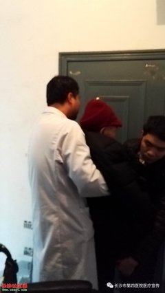 我家92岁的老爷子摔骨折了——家里老人的安全问题