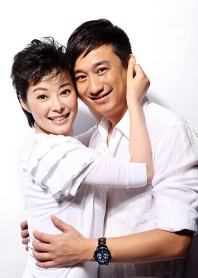 “悍妇，你男人确实在我家里！”