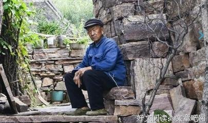 老人常说：“狼怕一托，狗怕一摸”，什么意思？