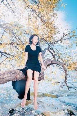 姑娘，余生很贵，不要和烂人纠缠。