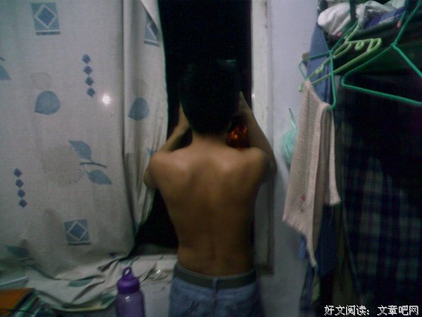 姑娘，别再偷看他现女友的微博了