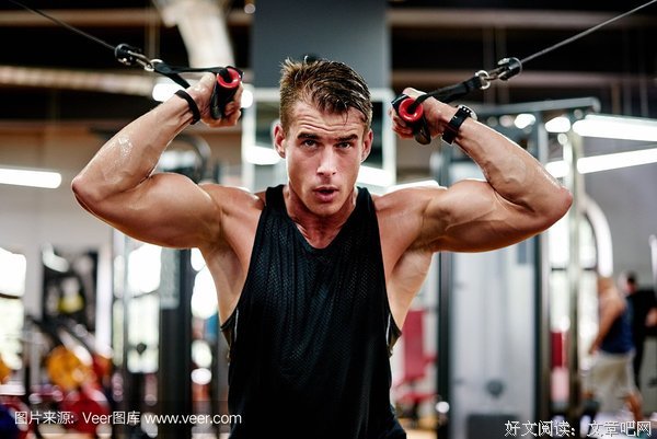 害怕孤独，我三年内睡遍了十二个人……