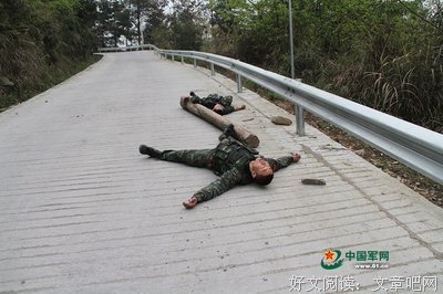 两脚踏翻尘世路，以天为被地为炉的句子