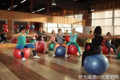 “我在3楼冒死生女儿，他找代孕在6楼生儿子”