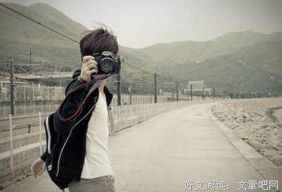 《擦不干回忆然都在好的泪光》的句子