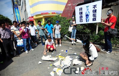 姑娘，你羡慕的大学生，其实没你想的那么好